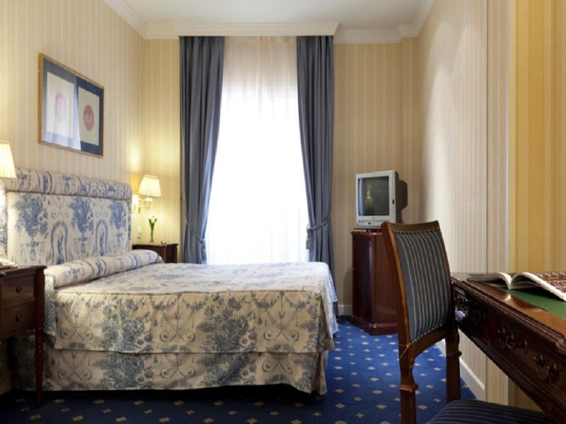 Eurostars Casa De La Lirica Hotel Madrid Room photo