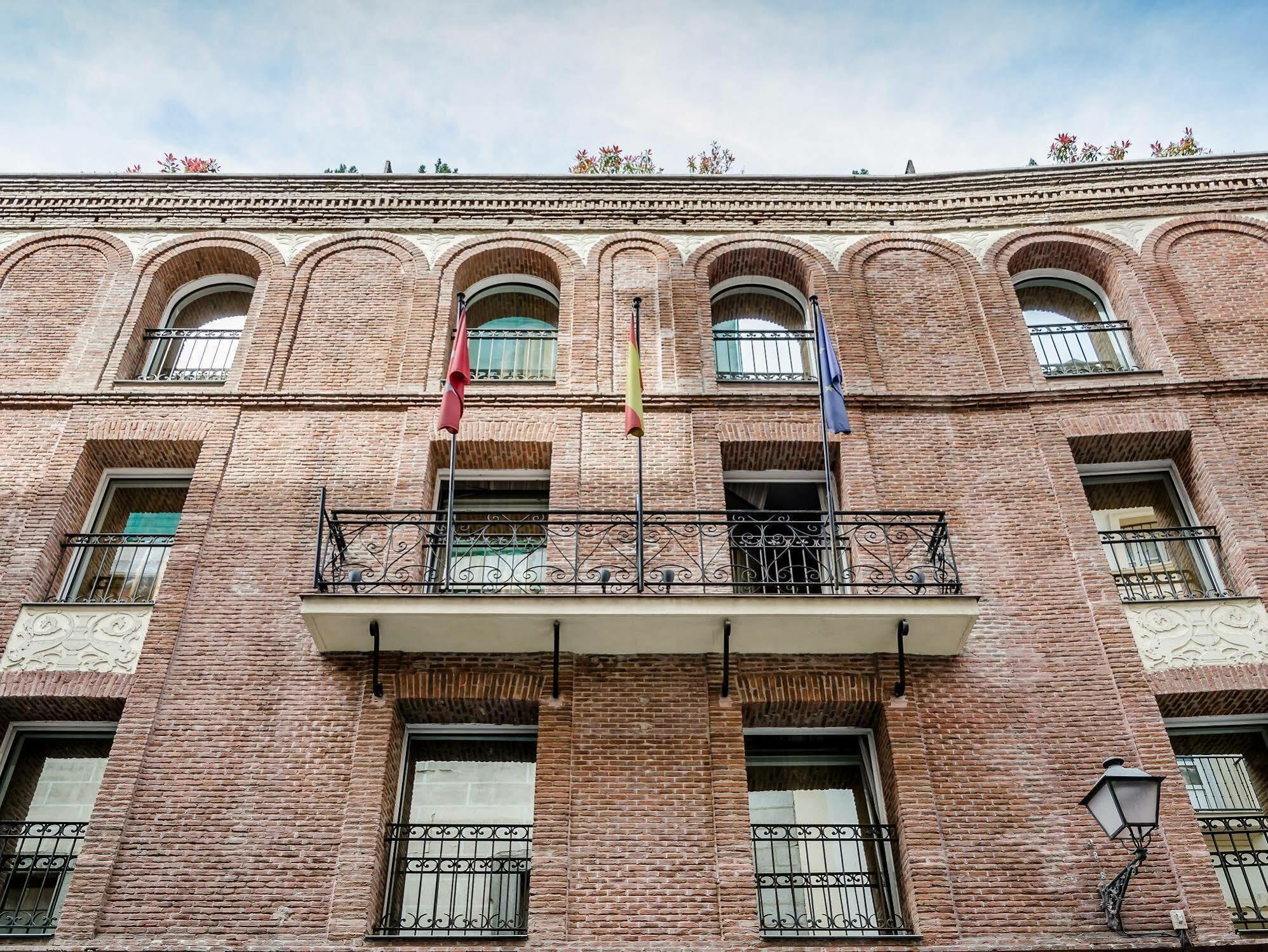 Eurostars Casa De La Lirica Hotel Madrid Exterior photo